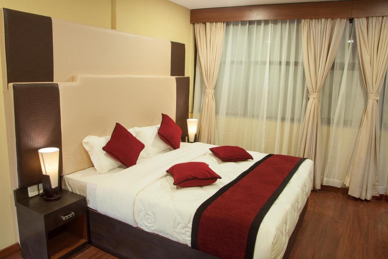 Deluxe Double or Twin Room,917725945:JPEG